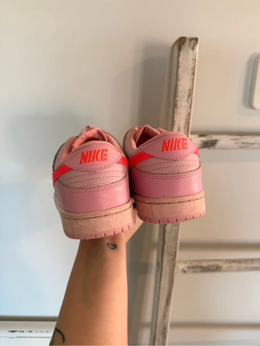 Nike Dunk Low Triple Pink Pre Owned Size 8 / EURO 39.5 VGUC No Box - Picture 4 of 6